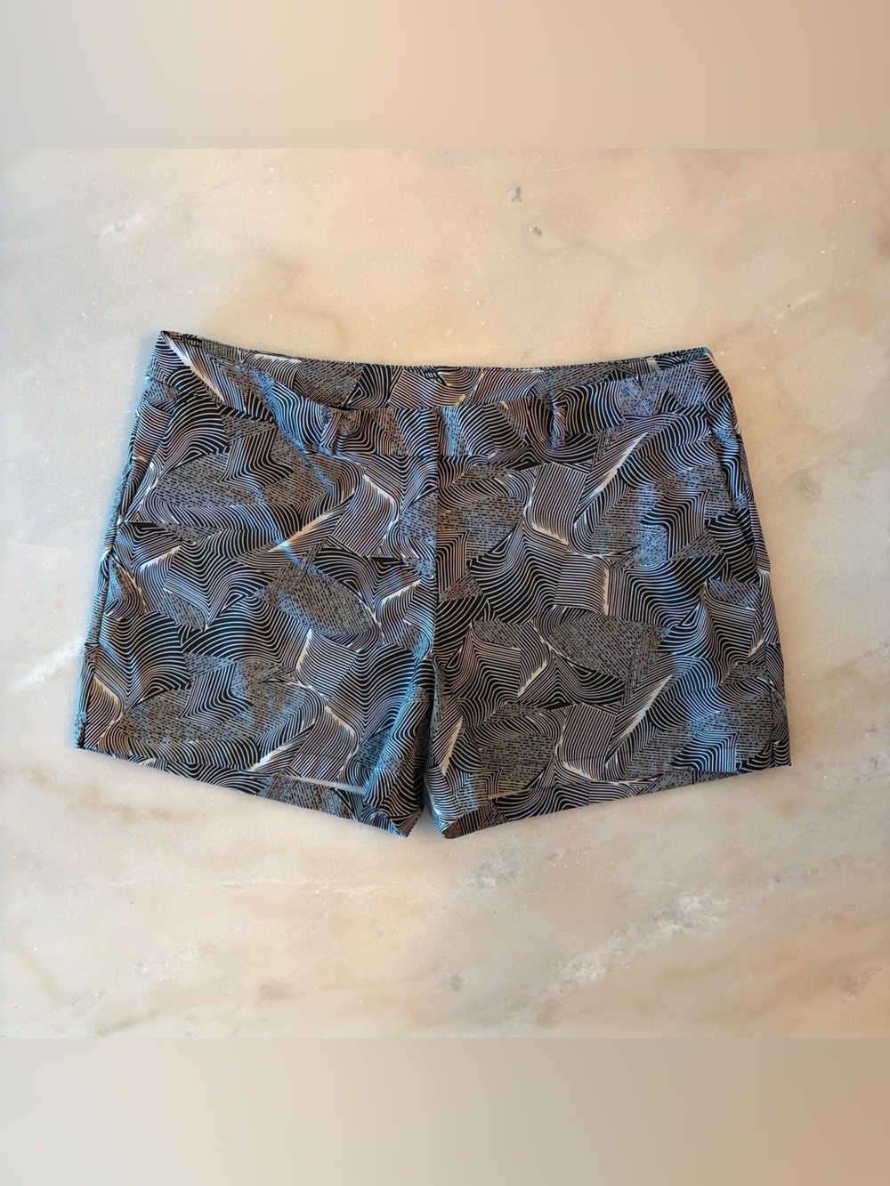 Nike Women’s Black & White Athletic Shorts with Abstract Line Print